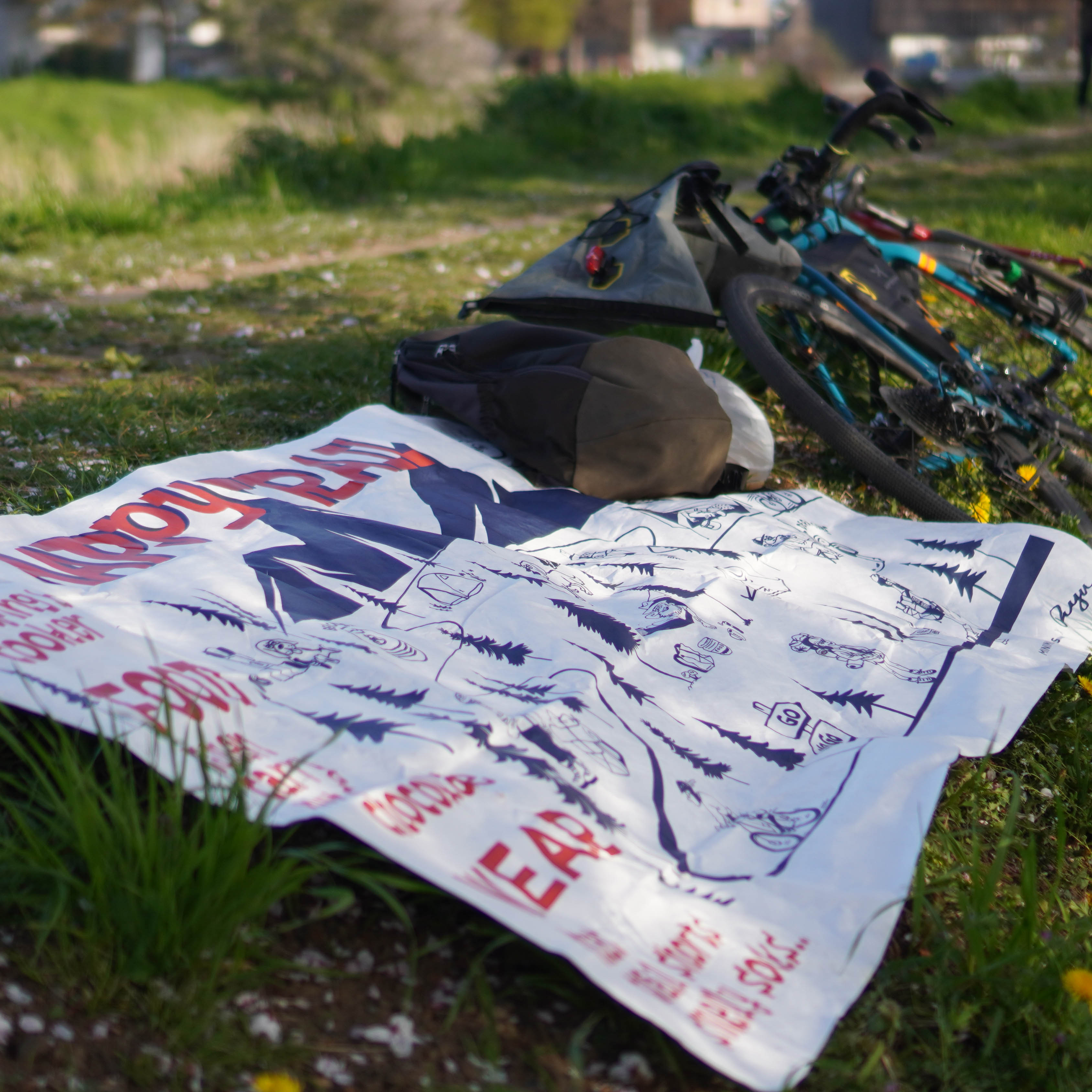 "HAPPY TRAIL" BIGタイベック